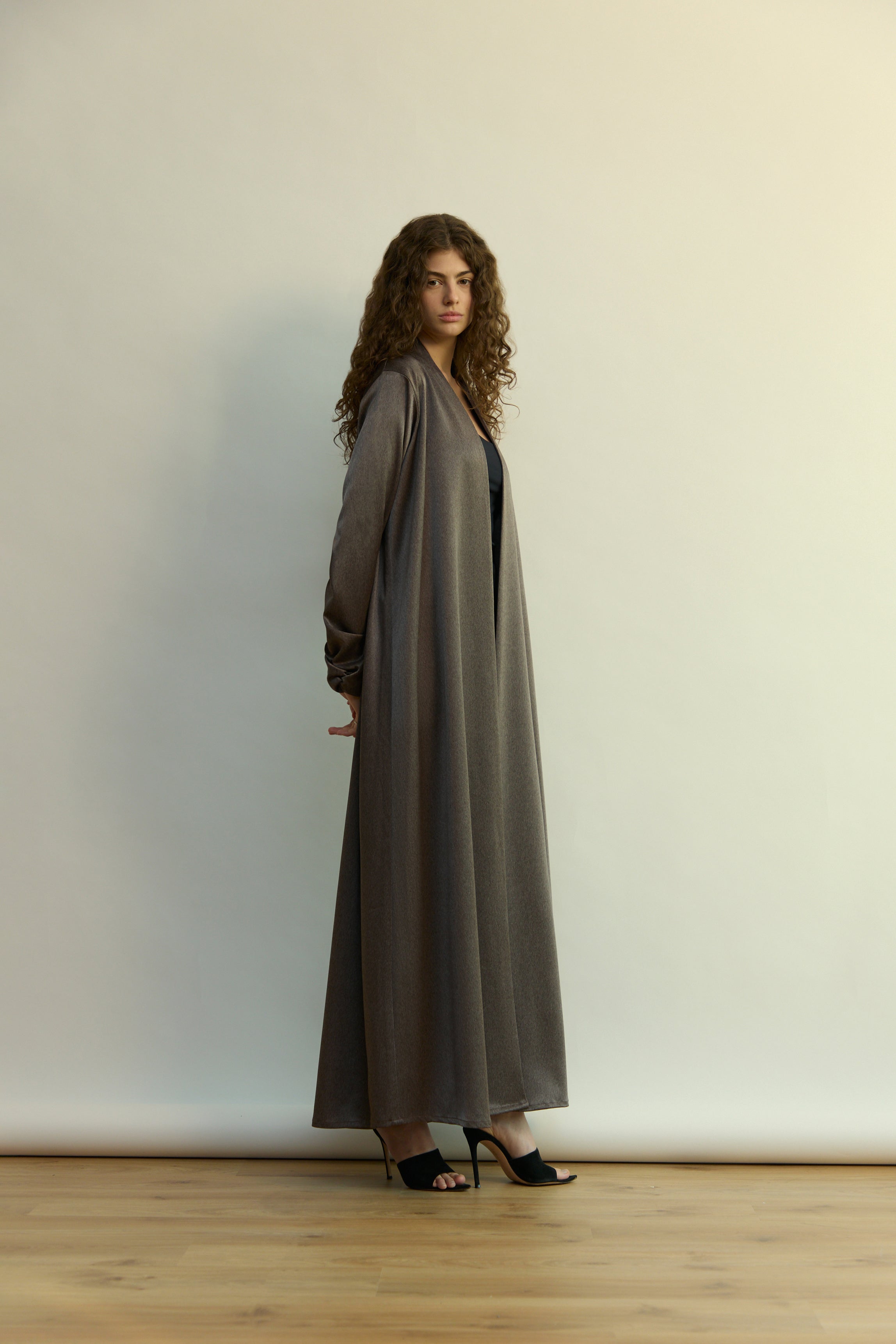 The Slim/elastic Sleeves Abaya
